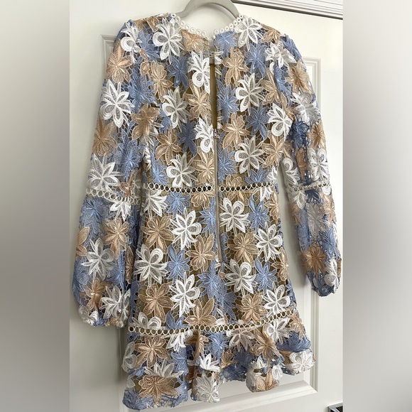 Just me guipure blue,tan, and white laced mini dress w long sleeves size small - Picture 10 of 16